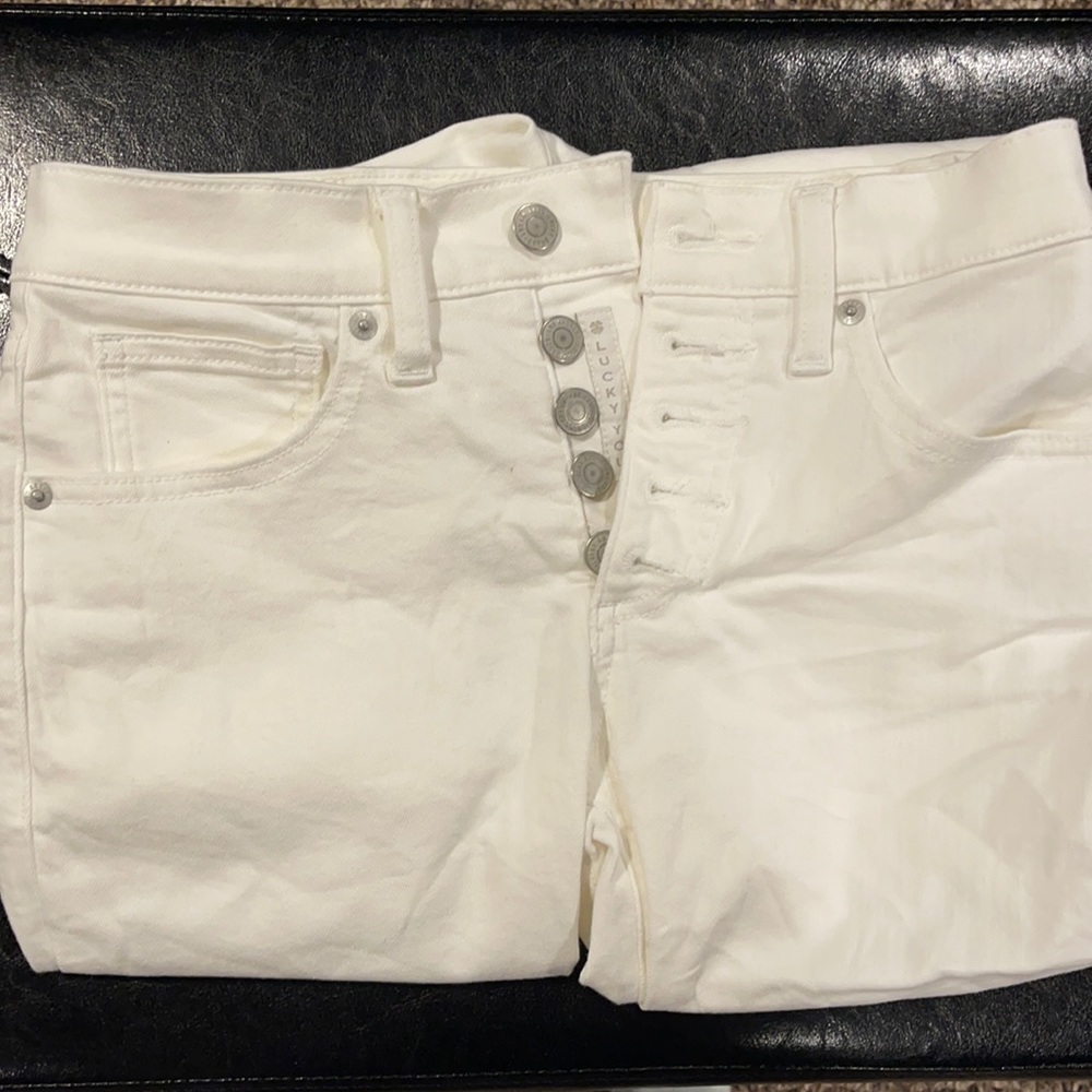 Lucky Brand white mid-rise skinny jeans AVA 4/27 A